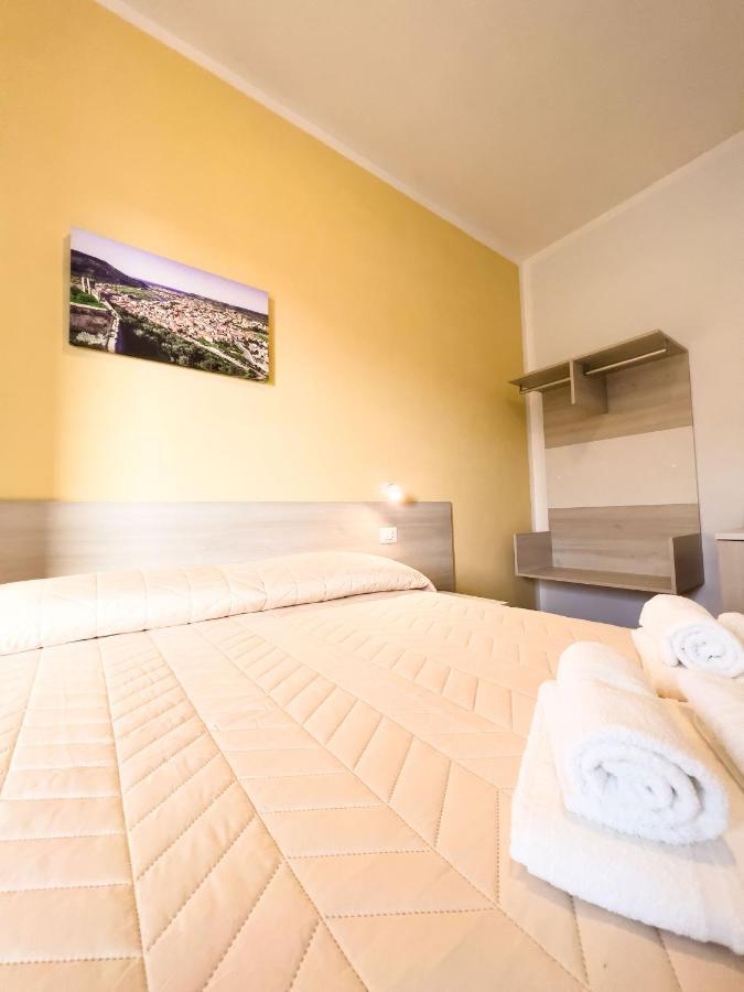 B&B Babbu Meu Bosa Esterno foto